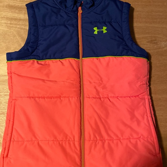 Under Armor Youth Med Vest - Picture 3 of 5